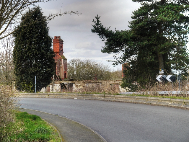 File:Ruins of Farmhouse, Dairy House Lane - geograph.org.uk - 4411501.jpg