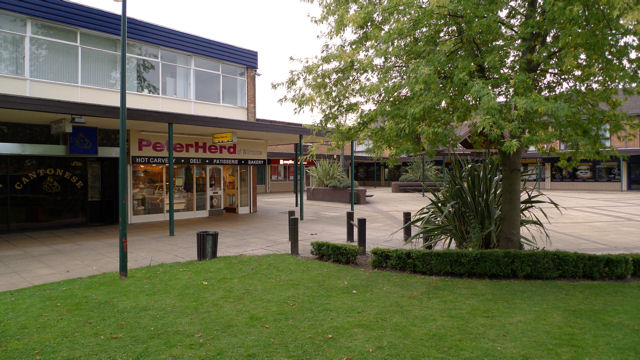 File:The Peter Herd 'Deli' in the Handforth Precinct - geograph.org.uk - 1534933.jpg