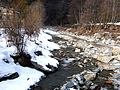 Torrente de montaña en los alrededores de Torre Pellice