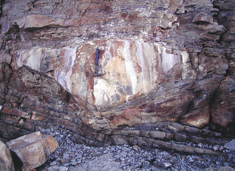 File:Centroclinal-cross-strata.jpg