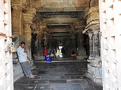 Hoyasaleswara Temple Halebid Karnataka by Sumita Roy Dutta DSCN6176 21.jpg