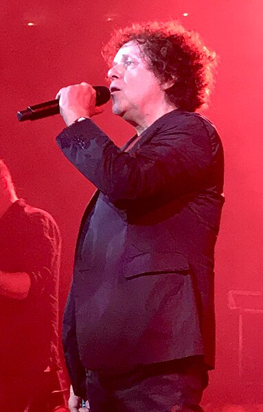 File:Leo Sayer Union Chapel.jpg