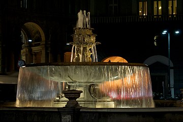 Fontana del Carciofo a Piazza Trieste e Trento