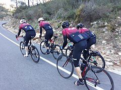 2020-02-22 Ciclistes camí de Castell de Castells 01.jpg