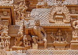 Brihadeeswarar Temple 3409.jpg