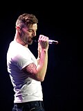 Thumbnail for File:Ricky Martin en concierto en Chicago, 2011.jpg