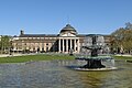 Kurhaus mit beiden Kaskadenbrunnen aus dem Bowling Green