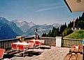 Gasthaus Muttersberg am Muttersberg im Jahr 2000. Im Hintergrund der Anfang des Brandnertals / Restaurant Muttersberg at the Muttersberg in 2000. In the background the beginning of the Brandnertal.