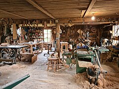 Gerbamont-Atelier de menuiserie (2).jpg