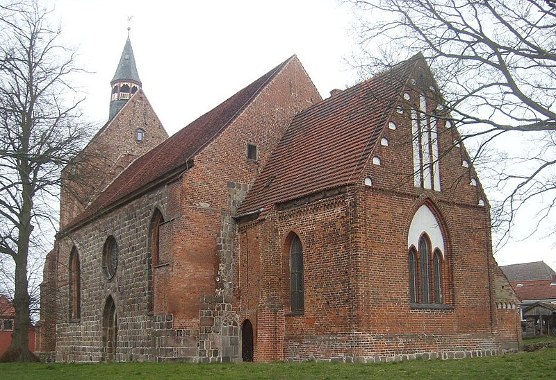 File:Dassowkirche03.jpg