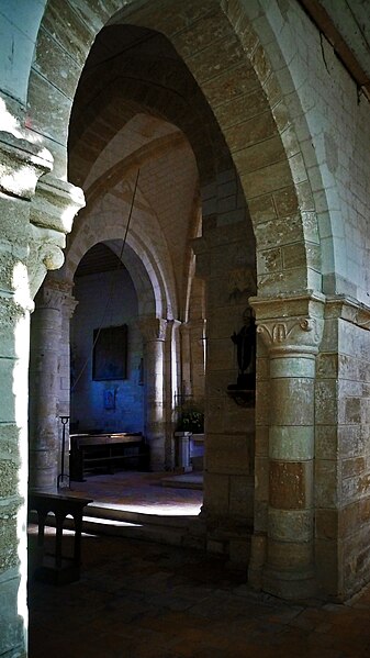 File:Vue intérieure de l'église de Saint-Memmie à Courtisols.jpg