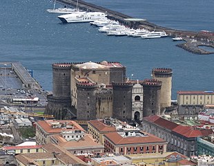 Castel Nuovo: veduta aerea