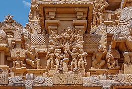 Brihadeeswarar Temple 3407.jpg