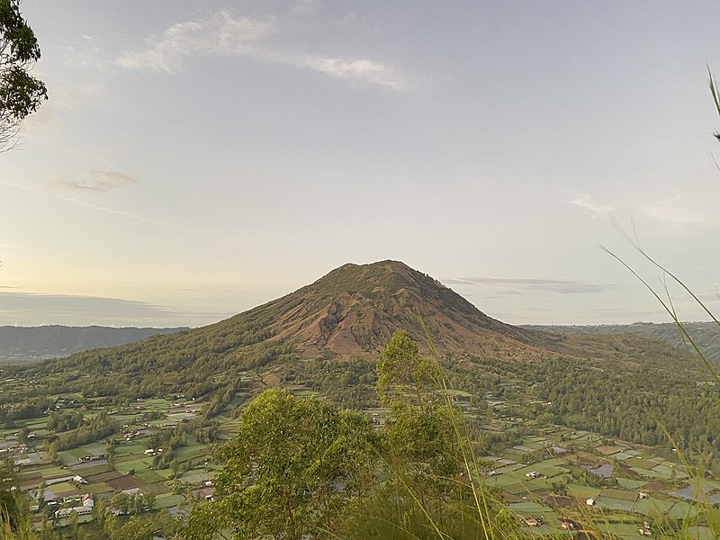 File:Gunung Batur, Kintamani MWD 14.jpg