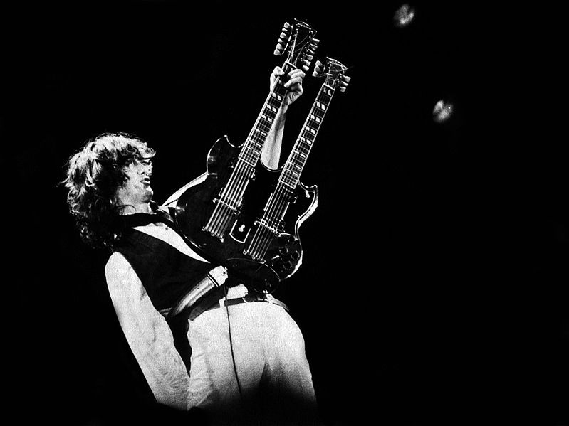 File:Jimmy Page - A.R.M.S. Concert, Oakland, Ca. 1983.jpg