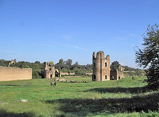 Roma, via Appia Antica - Circo di Massenzio, le torri e il portico del sepolcro di Romolo