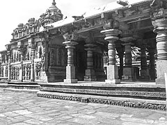 Chennakeshava temple Belur 385.jpg