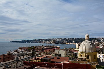 Veduta della collina di Posillipo da Pizzofalcone