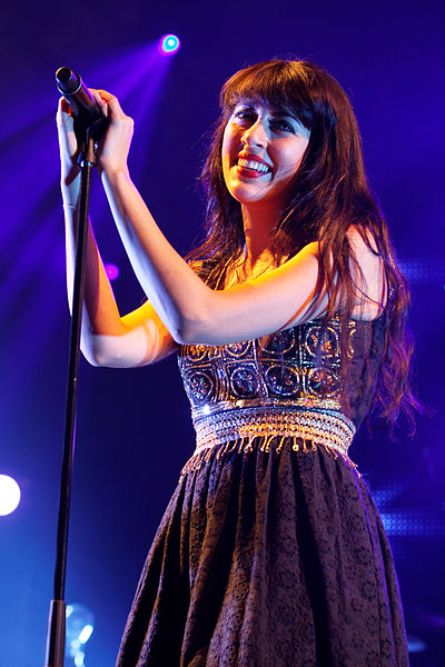 File:Photo - Festival de Cornouaille 2011 - Nolwenn Leroy en concert le 22 juillet - 014.jpg