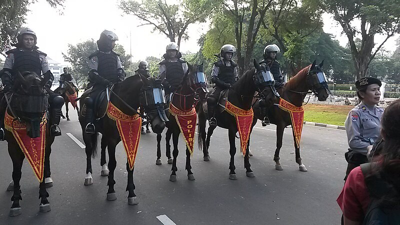 File:Indonesian mounted police.jpg