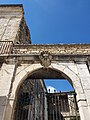 L'arco all'ingresso del cortile del Palazzo Marchesale