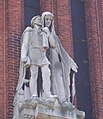 Statue de Sainte-Barbe, au fronton de l'église