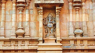 Brihadisvara Temple, Thanjavur, Tamil Nadu, India (2009) 17.jpg