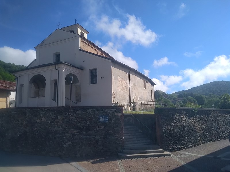 File:Cintano chiesa parrocchiale.jpg