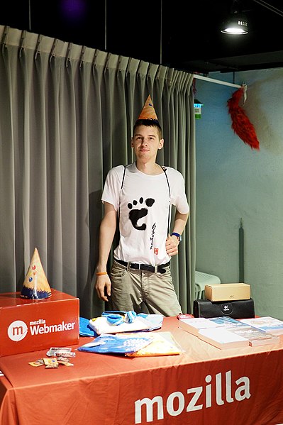 File:Me Visiting Mozilla Taiwanese Community Space (72837423).jpeg