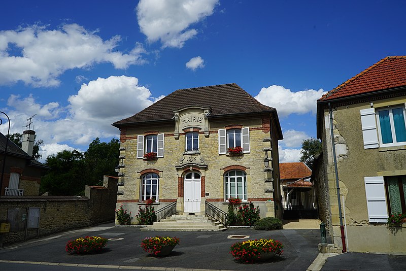 File:Mairie Romain 29669.jpg