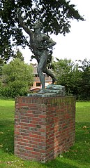 Marathondenkmal Hubert-Houben Kampfbahn, Krefeld