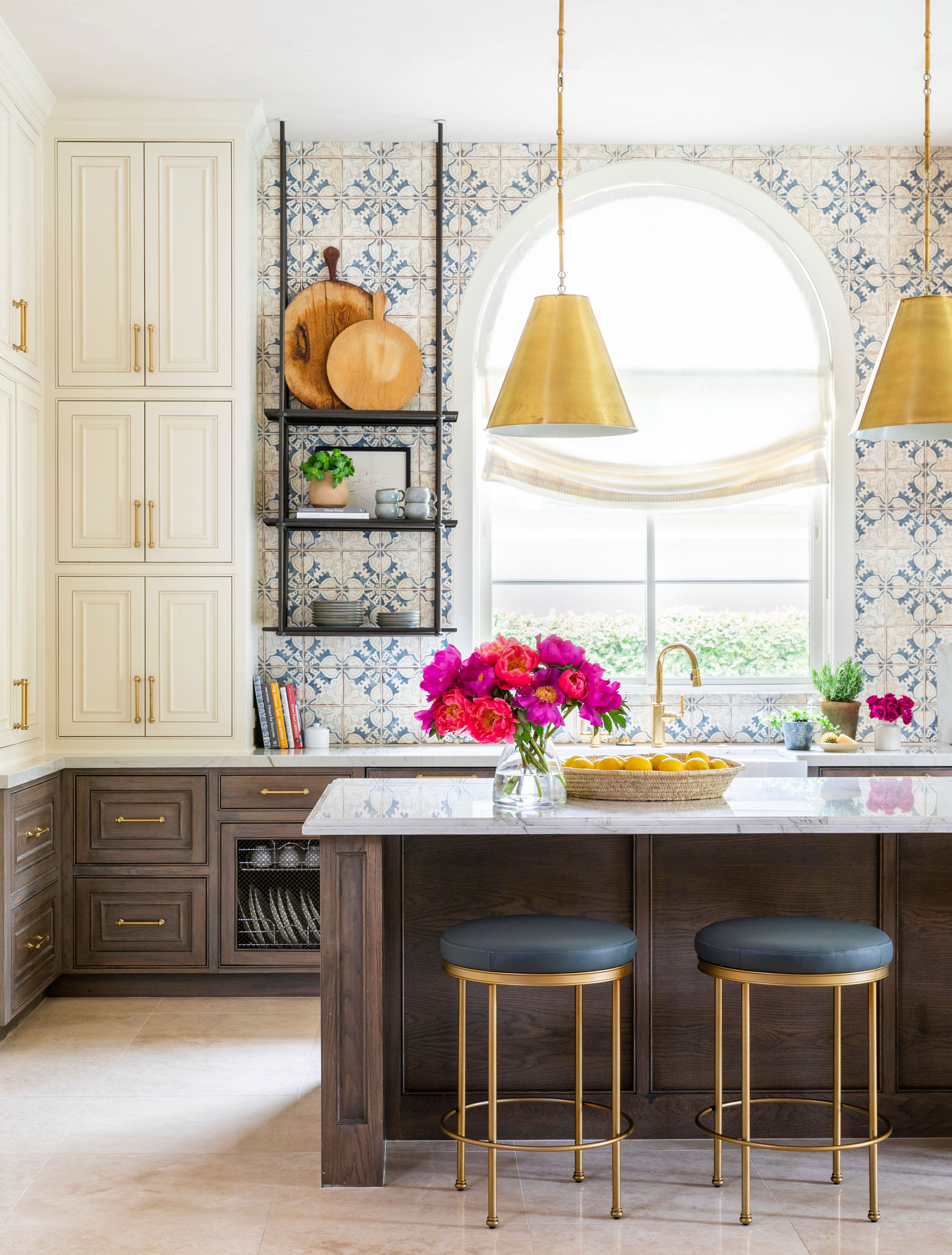 Kitchen with arched window