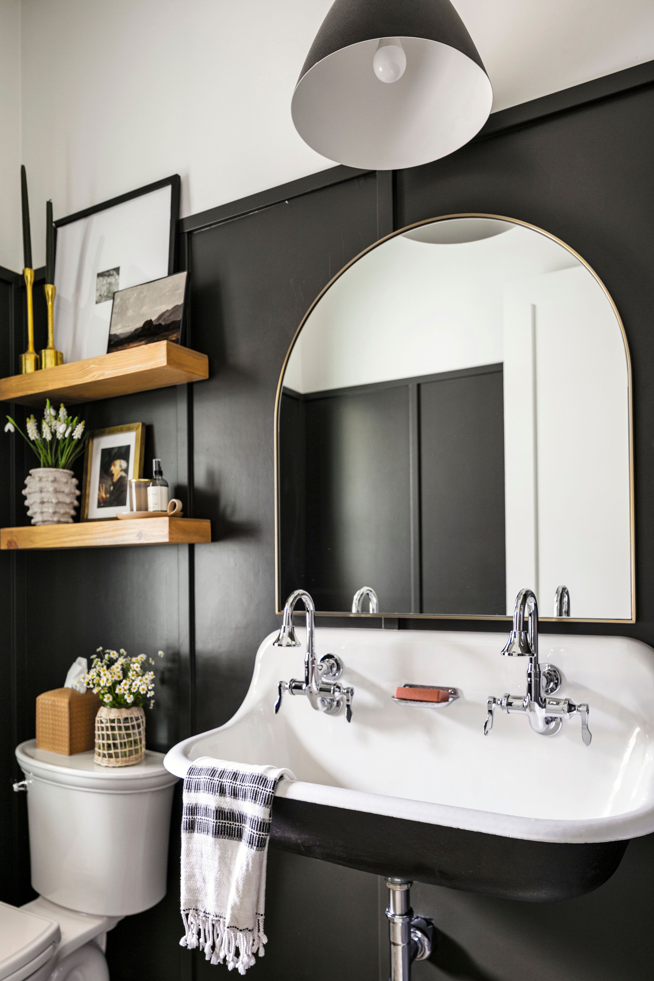 Farmhouse bathroom