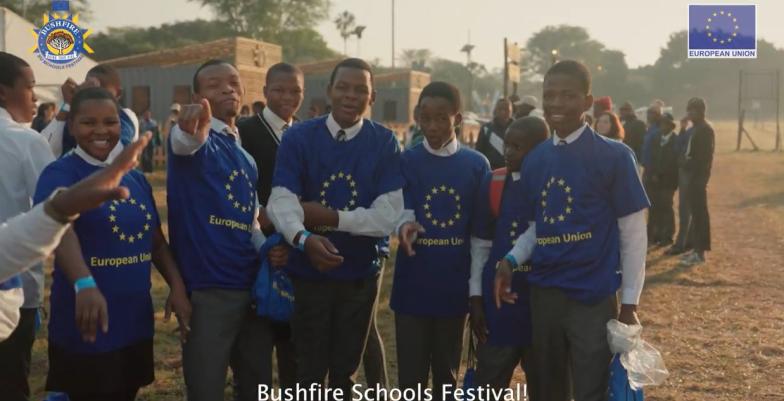 Young people celebrating the EU bushfire schools festival 2024