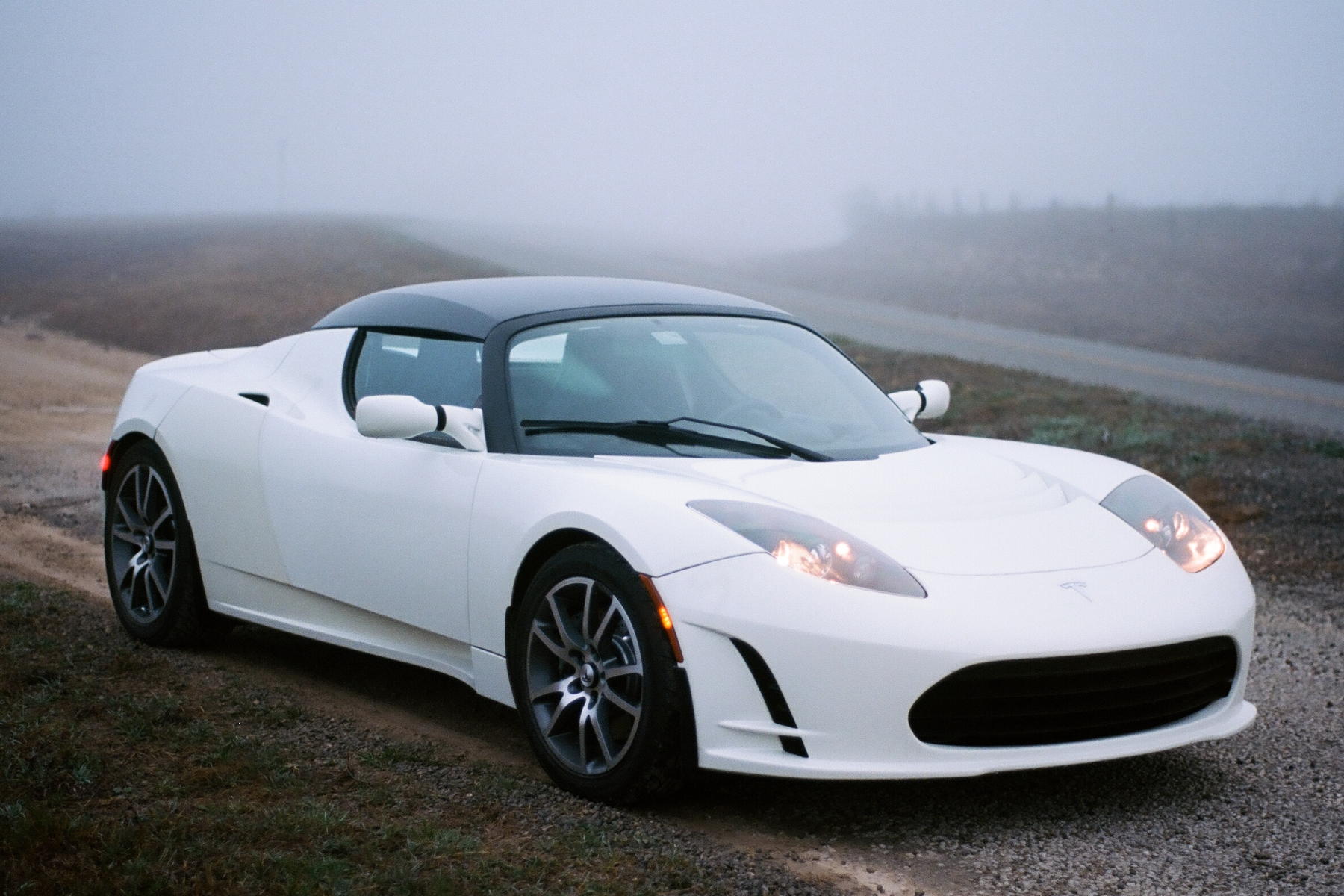 White Tesla Roadster: Image of a Tesla Roadster, March 18, 2015, from Zobeid Zuma. Public Domain.; Tesla Motors; automobiles; cars