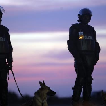 Policias Angolanos em Benguela, Angola, em Janeiro de 2010.