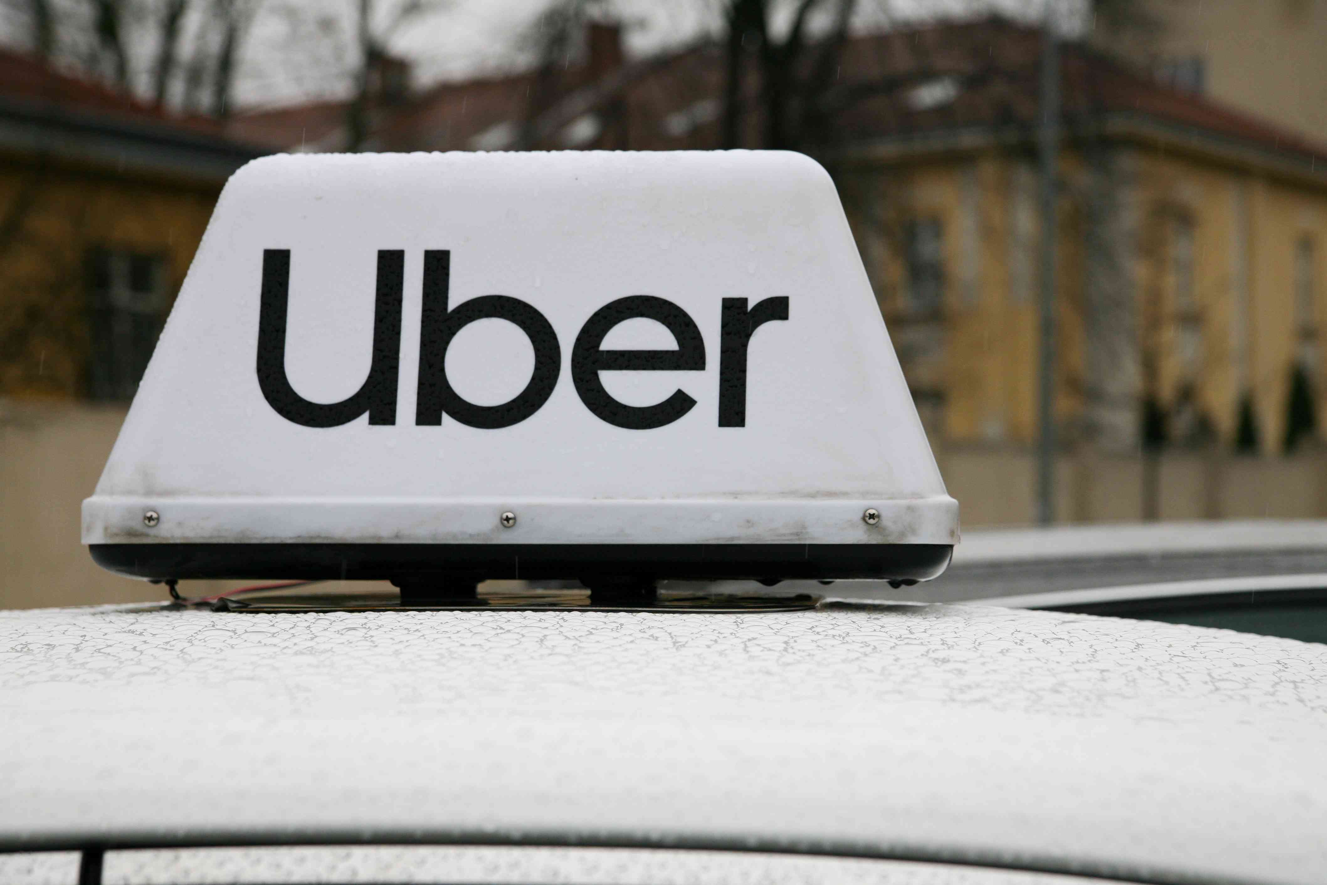 Uber logo on vehicle