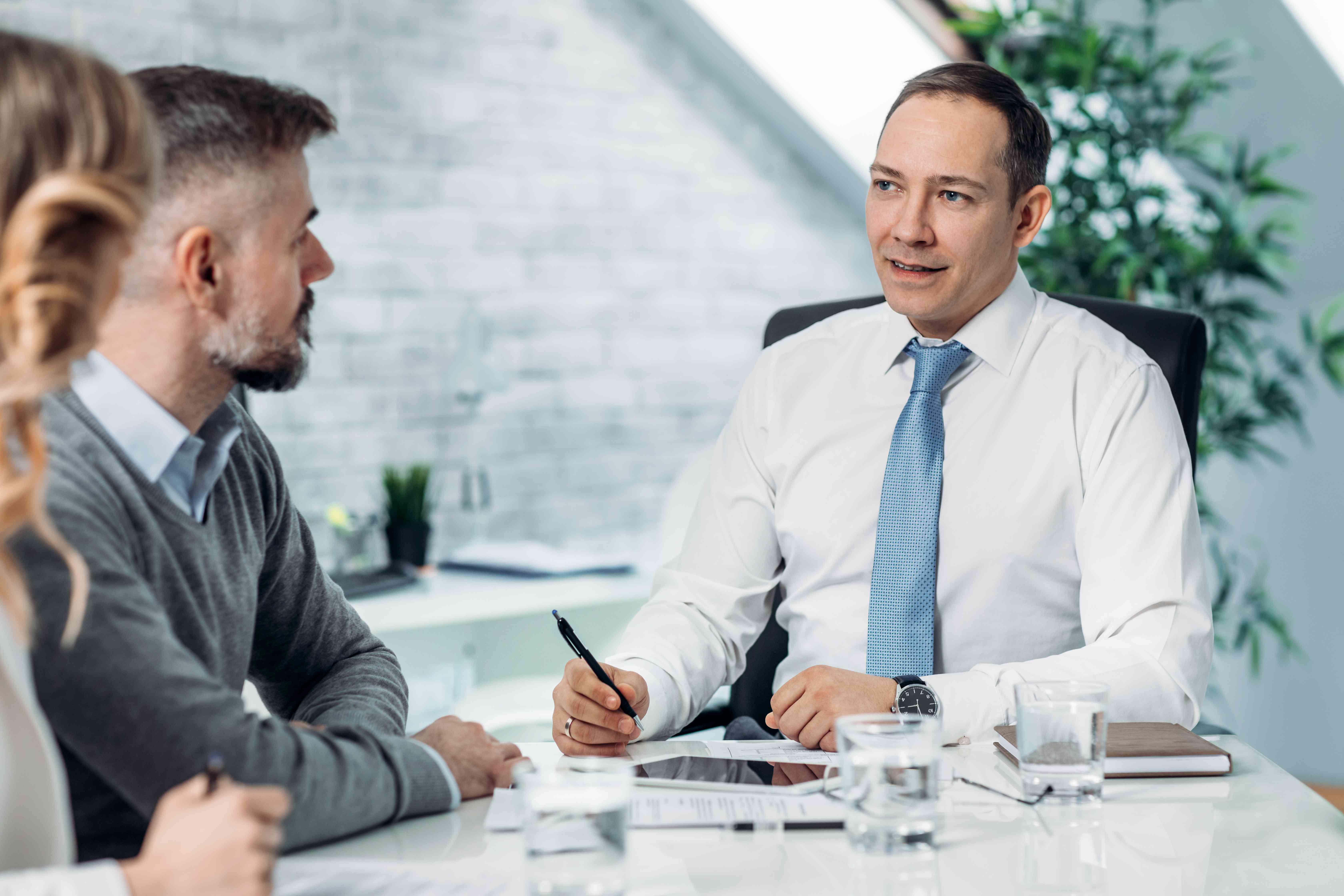 Advisor talking to a couple