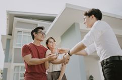 Couple buying house from owner