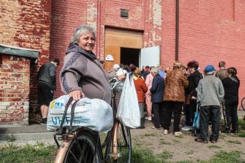 Роздача продуктових наборів