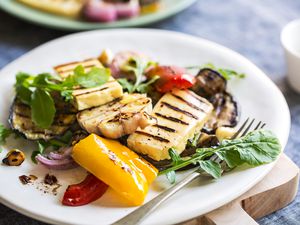 Grilled Halloumi Cheese with Aubergine, Pepper, Garlic and Rocket salad