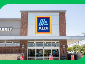 A photo of an Aldi storefront