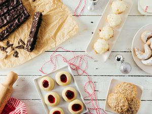 Christmas Cookie Tablescape