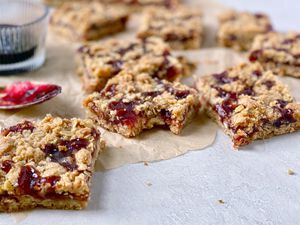 oatmeal jam bars