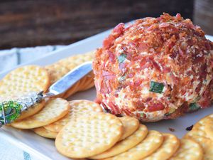 Bacon and Fig Cheese Ball