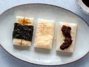 Yaki Mochi (Grilled Japanese Rice Cake)