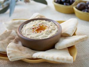 Hummus with pita