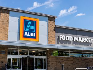 A photo of an Aldi storefront