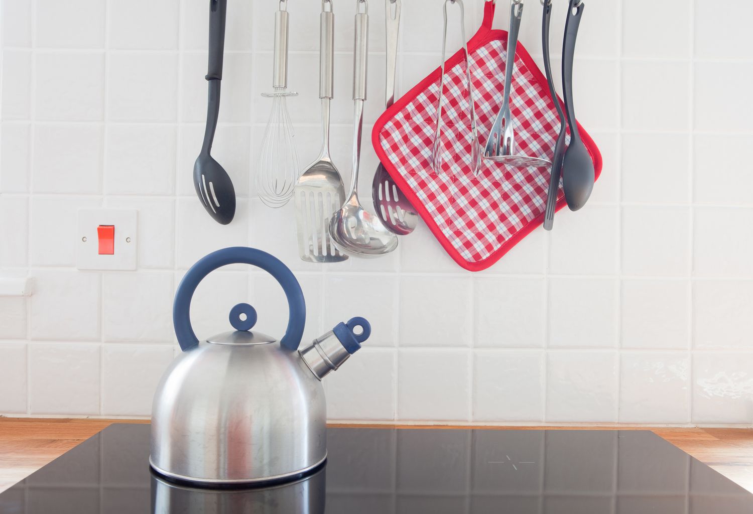 Kettle on an induction cooktop