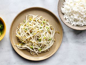 Chinese Mung Bean Sprout Stir-Fry